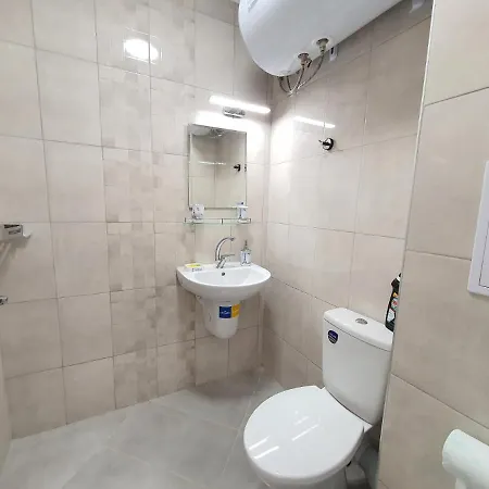 Comfortable Sunny Apartmentear To The -4per Apartamento *